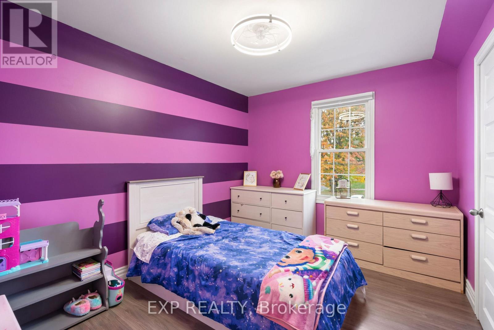 206 Fifth Street W Property Photo 21