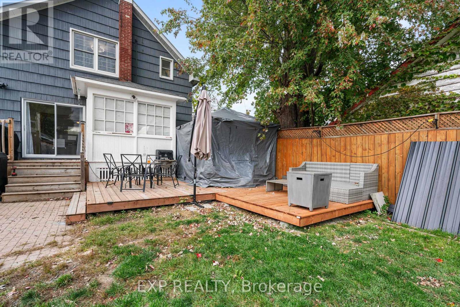 206 Fifth Street W Property Photo 24