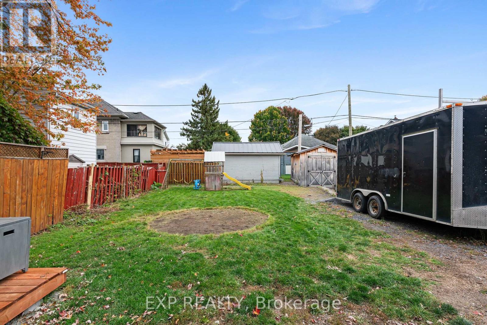 206 Fifth Street W Property Photo 26