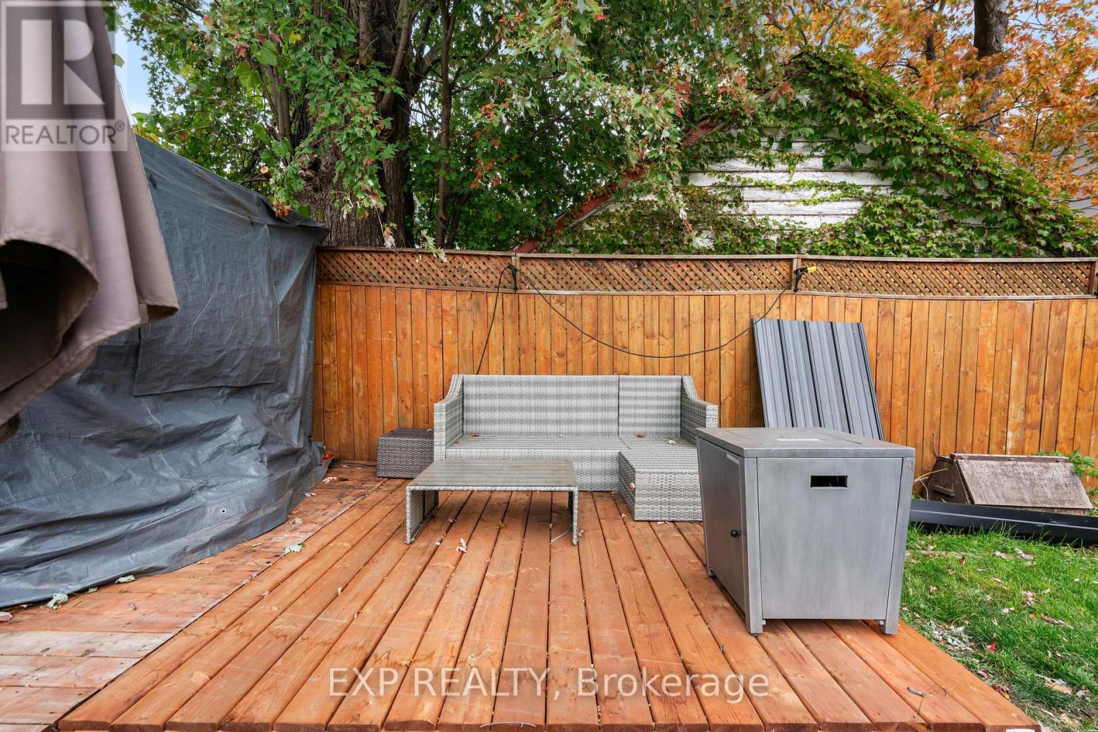 206 Fifth Street W Property Photo 27