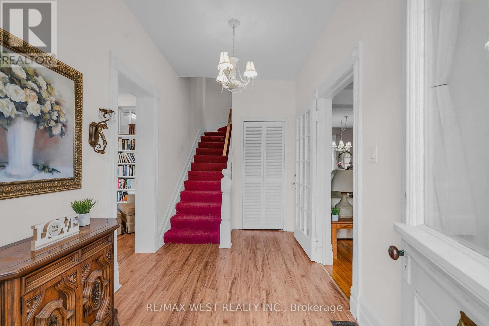 26 Centre Street Property Photo 3