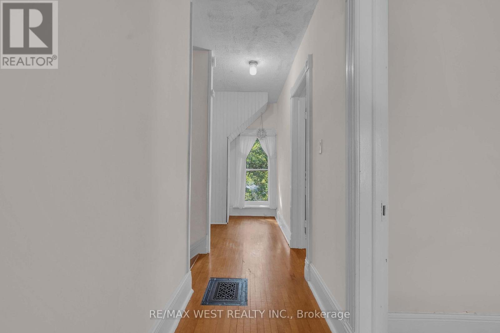 26 Centre Street Property Photo 12