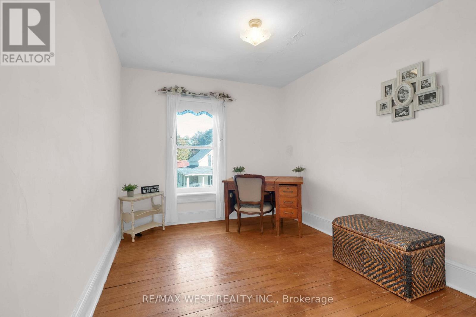 26 Centre Street Property Photo 16