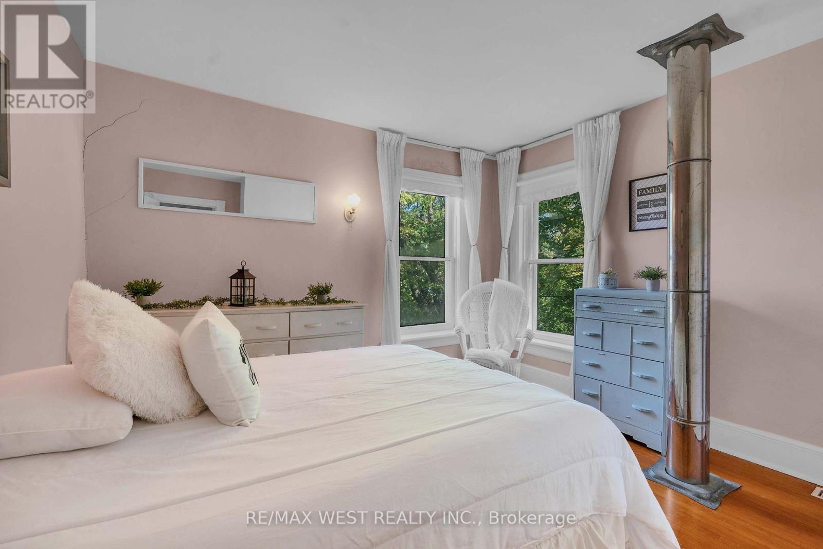 26 Centre Street Property Photo 17