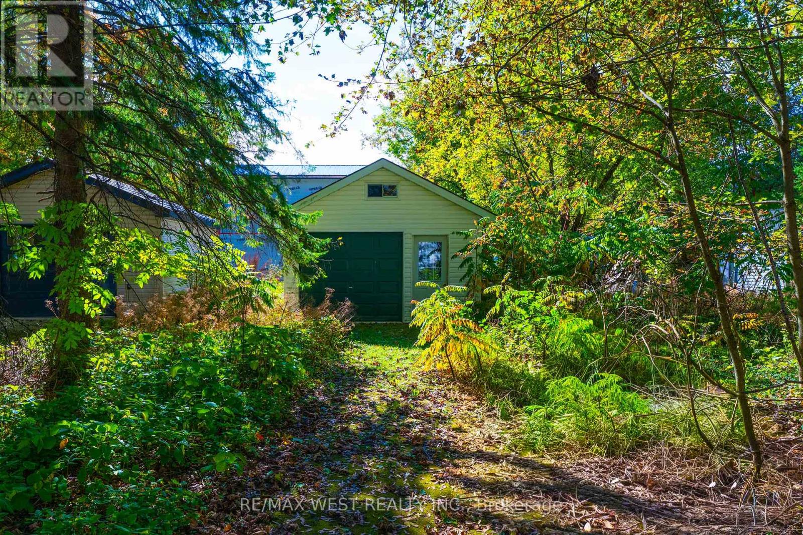 26 Centre Street Property Photo 23