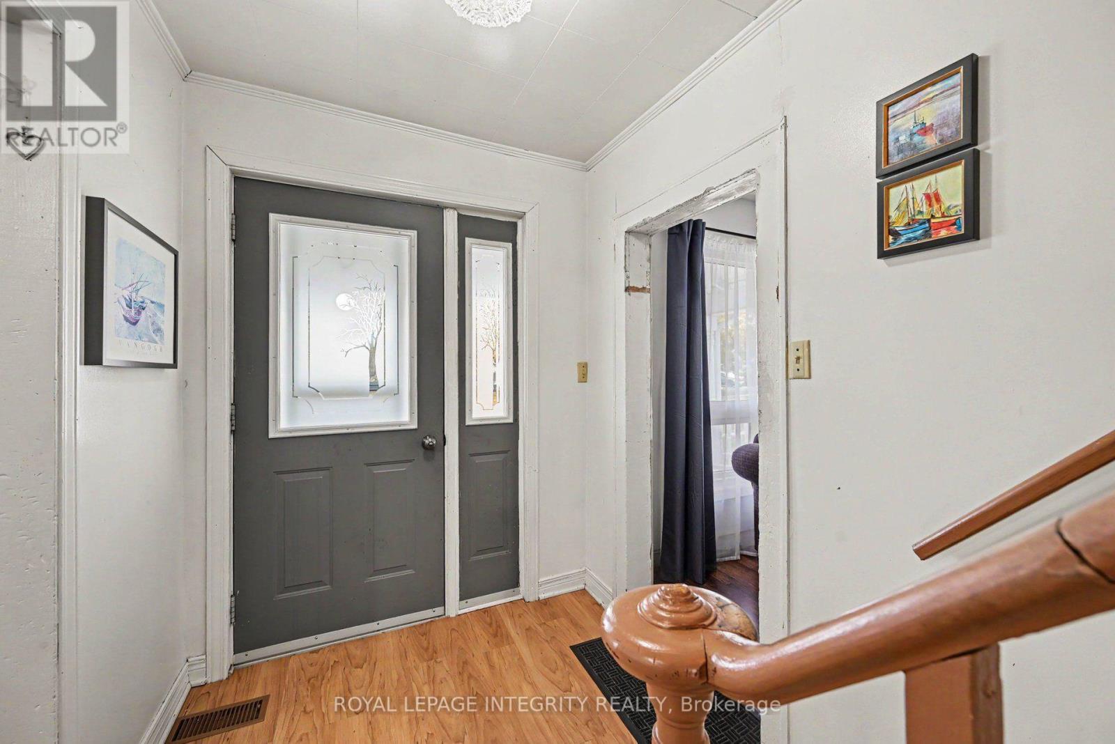 36 Kent Crescent Property Photo 3
