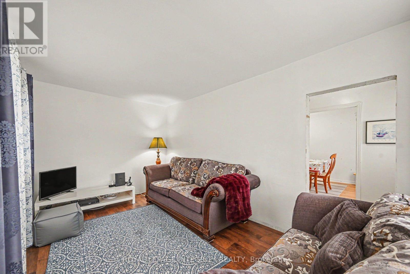 36 Kent Crescent Property Photo 5