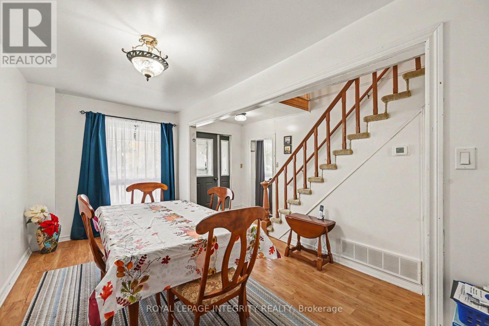 36 Kent Crescent Property Photo 7