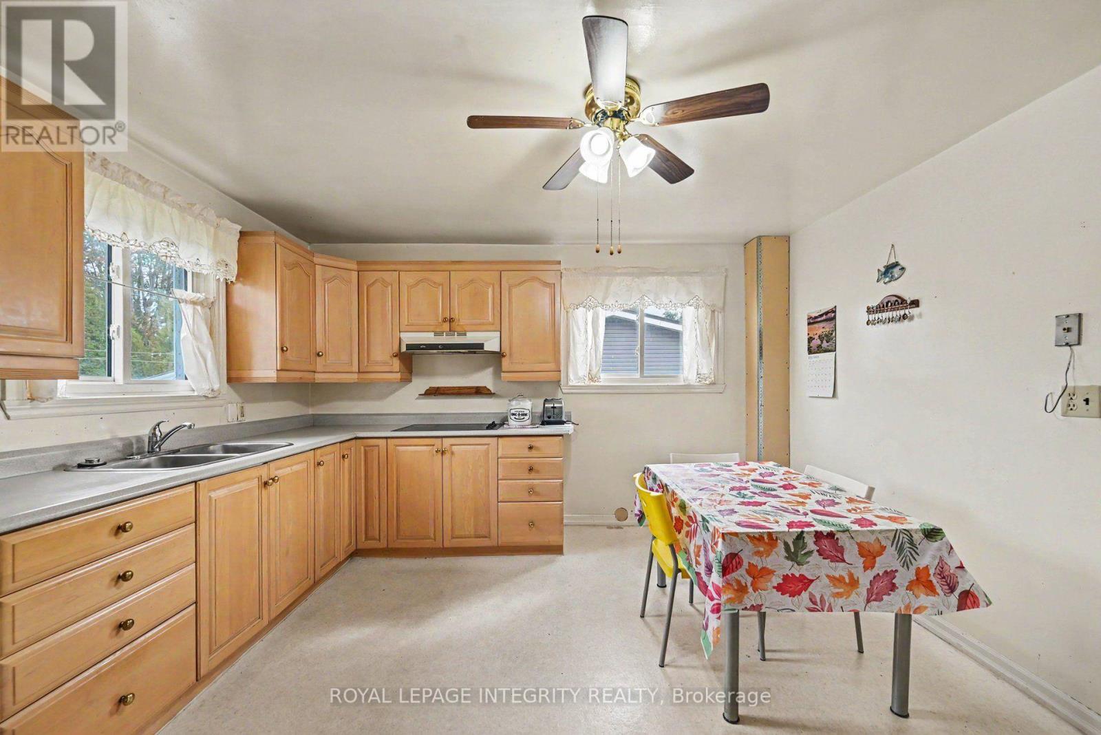 36 Kent Crescent Property Photo 10