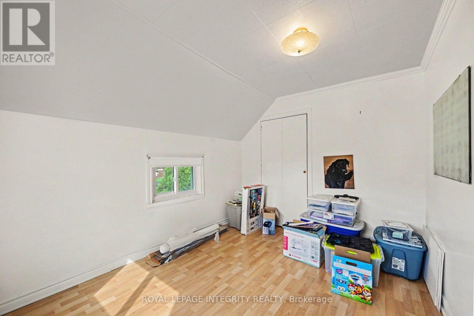 36 Kent Crescent Property Photo 17