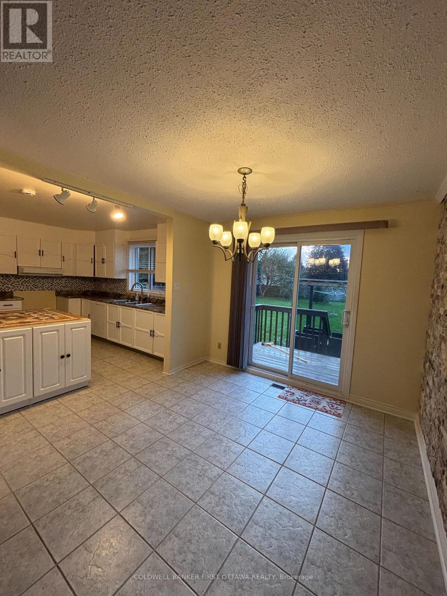 1084 Eadie Road Property Photo 5