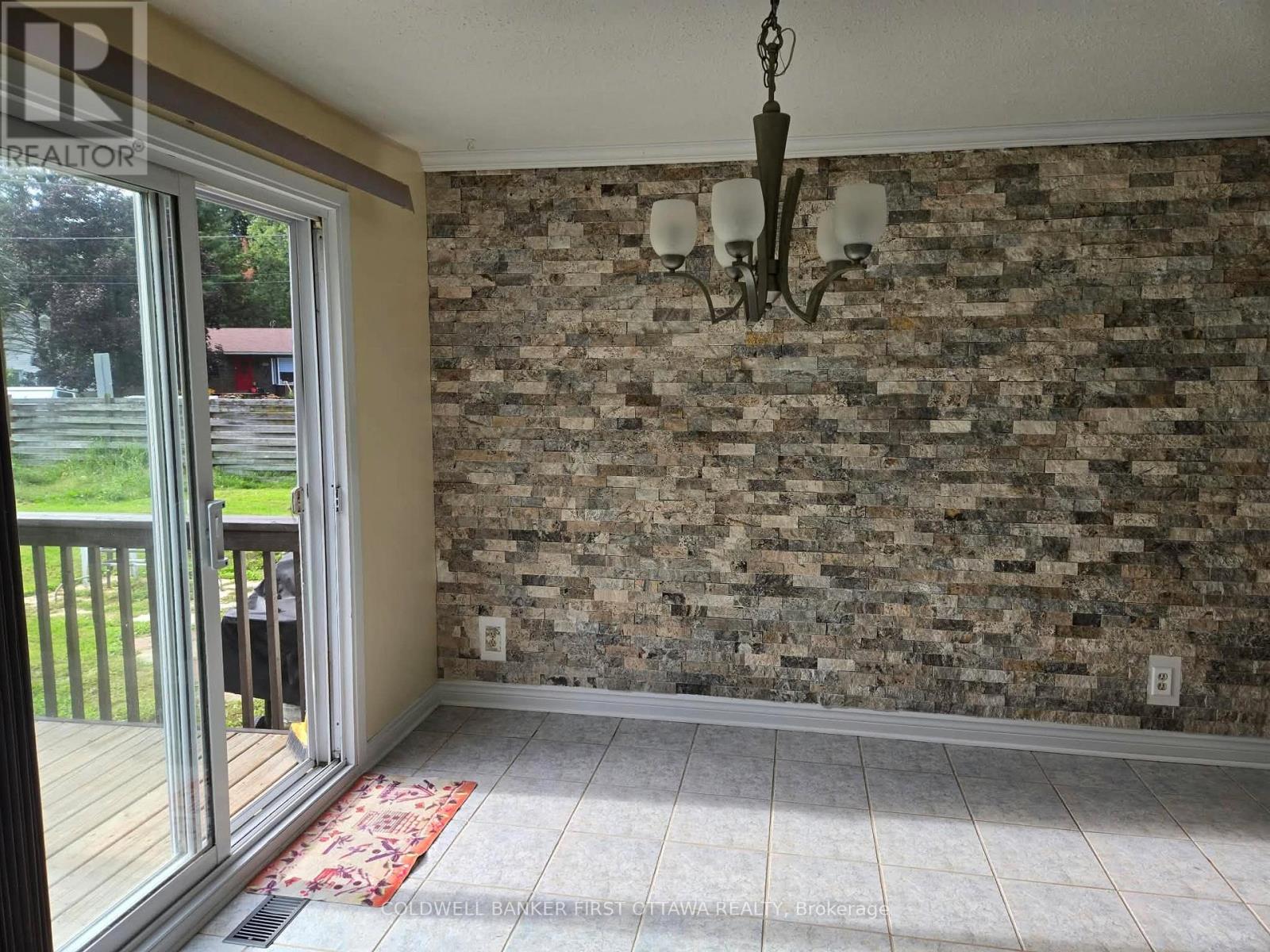 1084 Eadie Road Property Photo 6