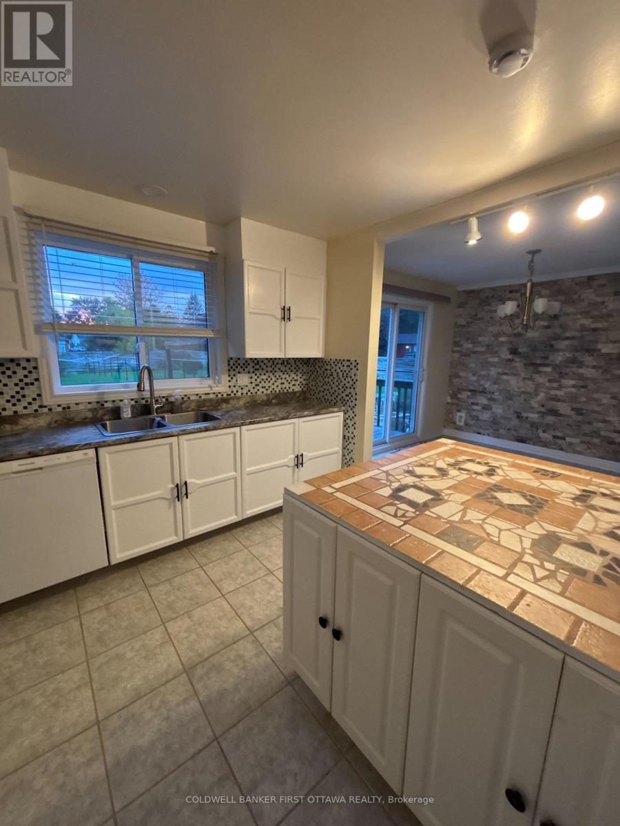 1084 Eadie Road Property Photo 7