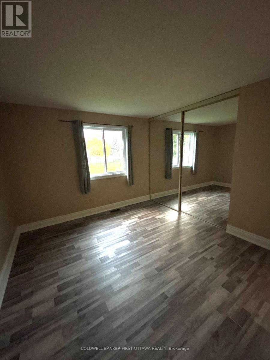 1084 Eadie Road Property Photo 13