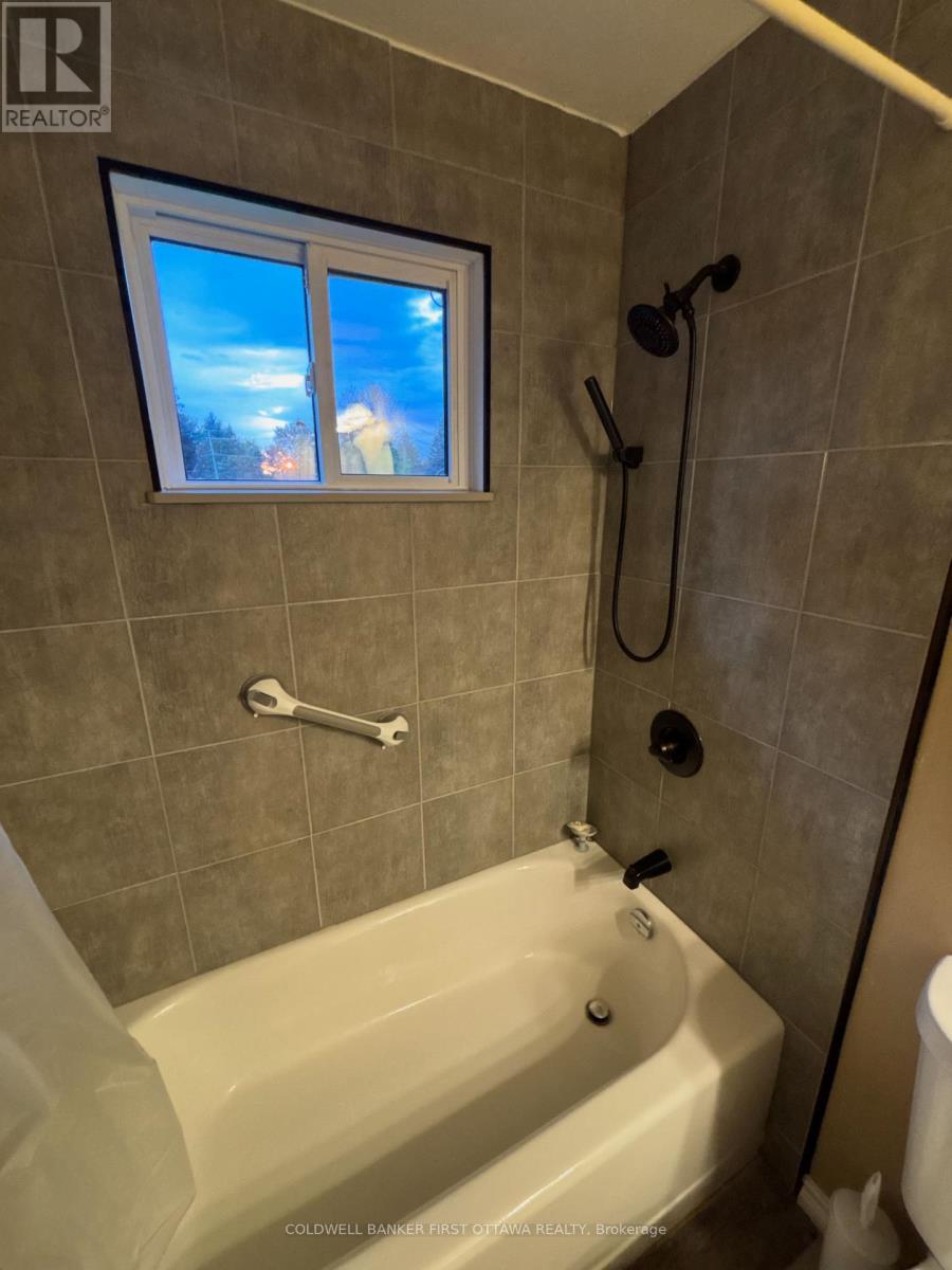 1084 Eadie Road Property Photo 15