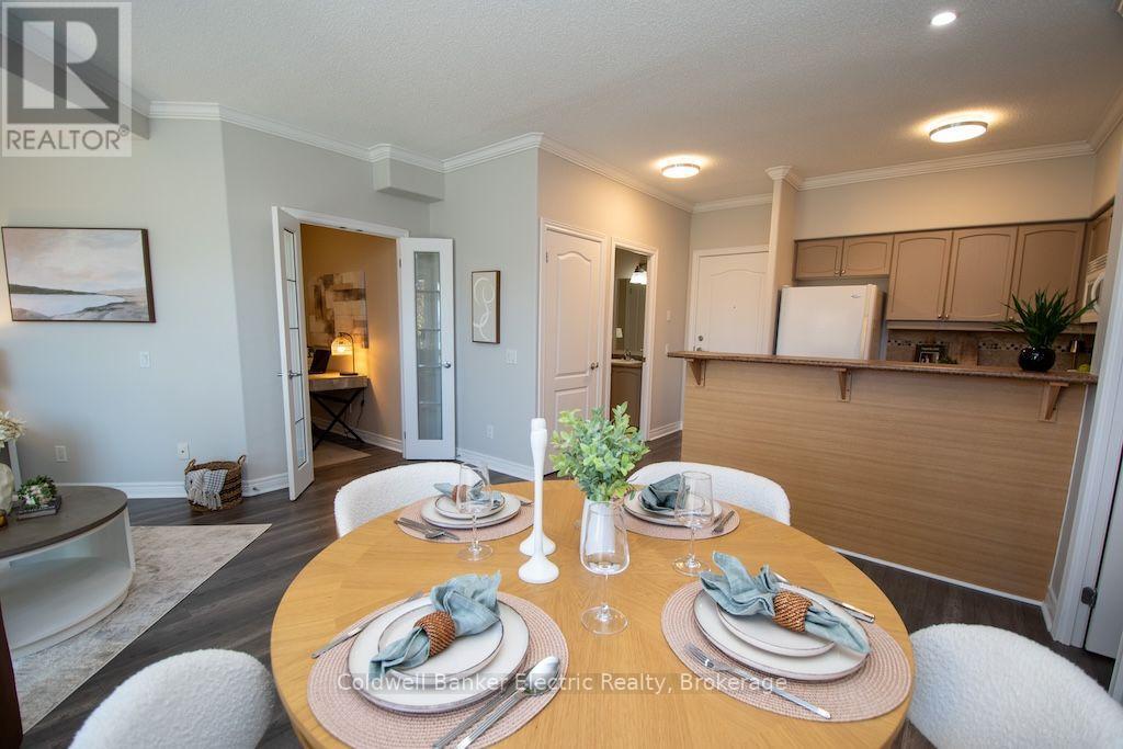 212 - 869 Clonsilla Avenue Property Photo 10