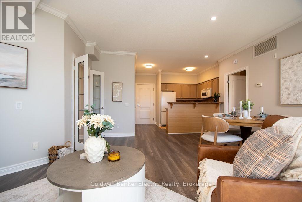 212 - 869 Clonsilla Avenue Property Photo 11