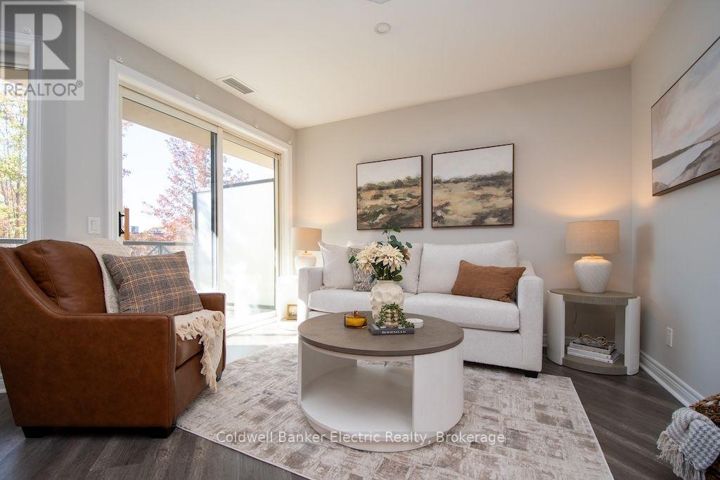 212 - 869 Clonsilla Avenue Property Photo 14