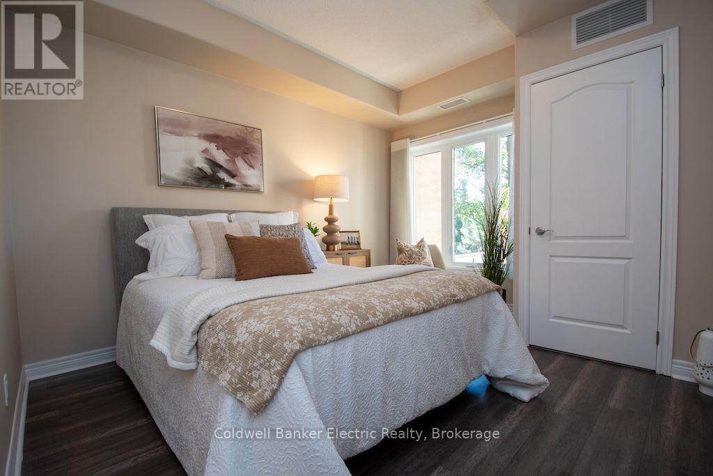 212 - 869 Clonsilla Avenue Property Photo 20