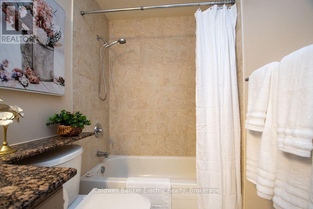 212 - 869 Clonsilla Avenue Property Photo 23