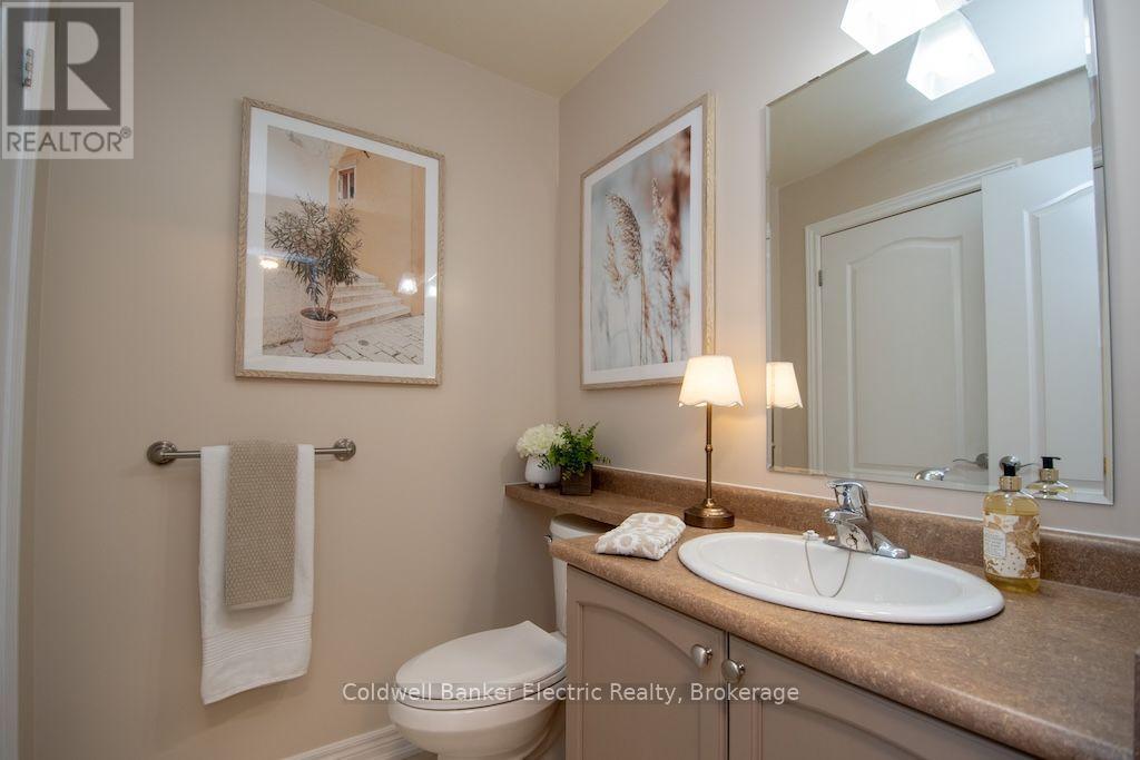 212 - 869 Clonsilla Avenue Property Photo 26
