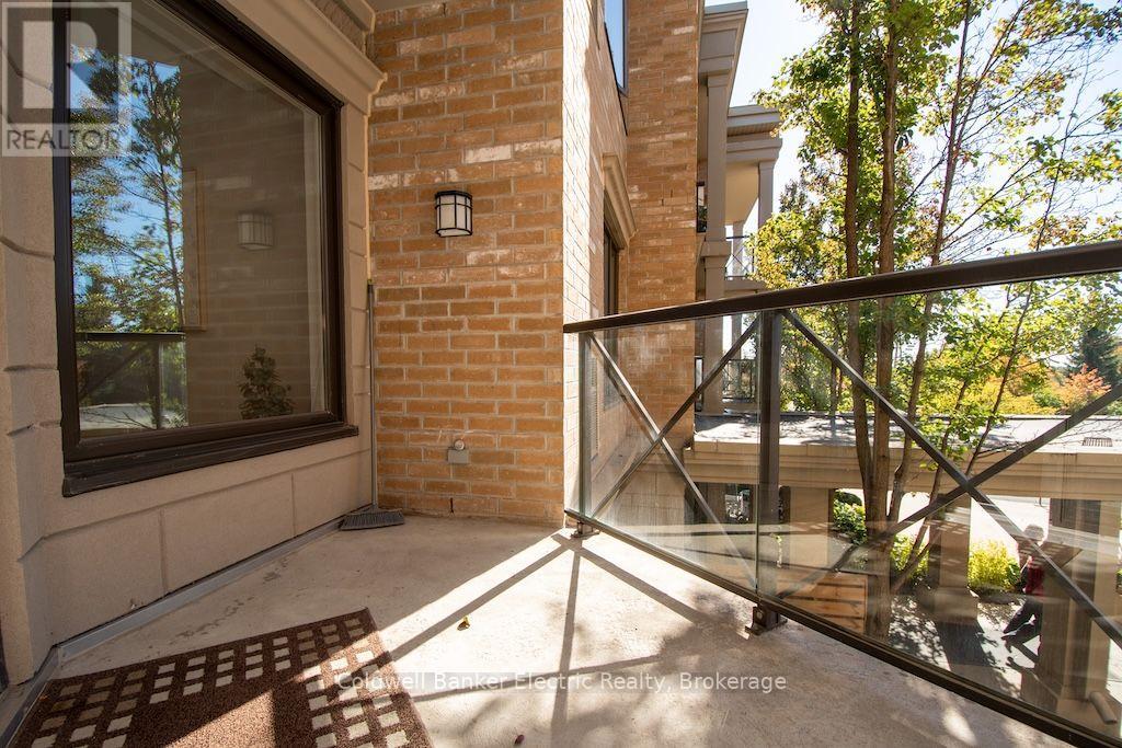 212 - 869 Clonsilla Avenue Property Photo 30