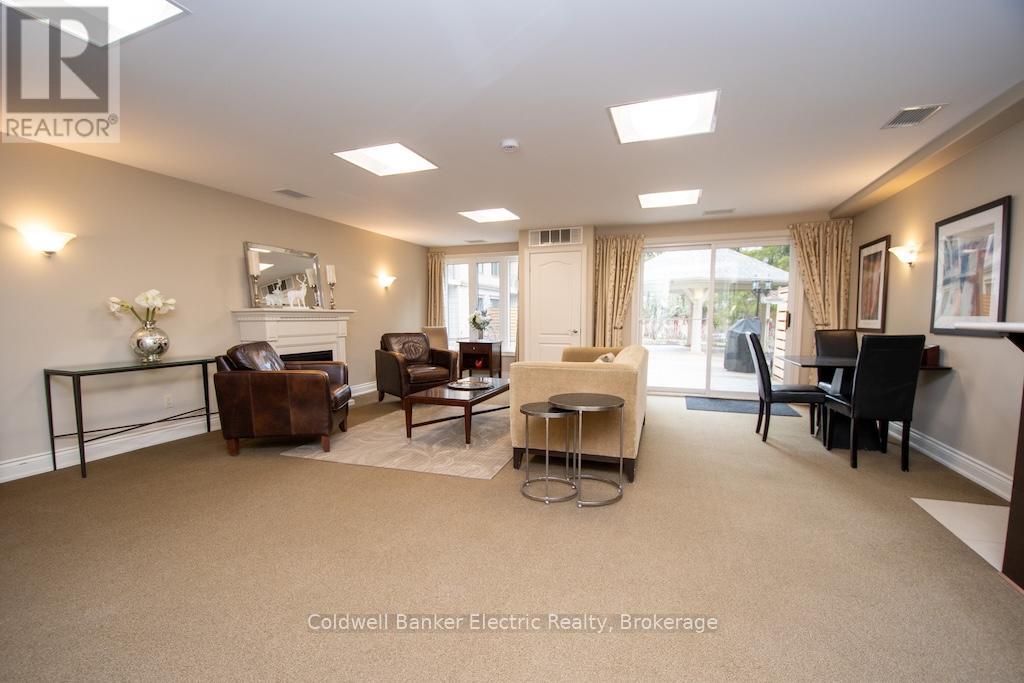 212 - 869 Clonsilla Avenue Property Photo 31