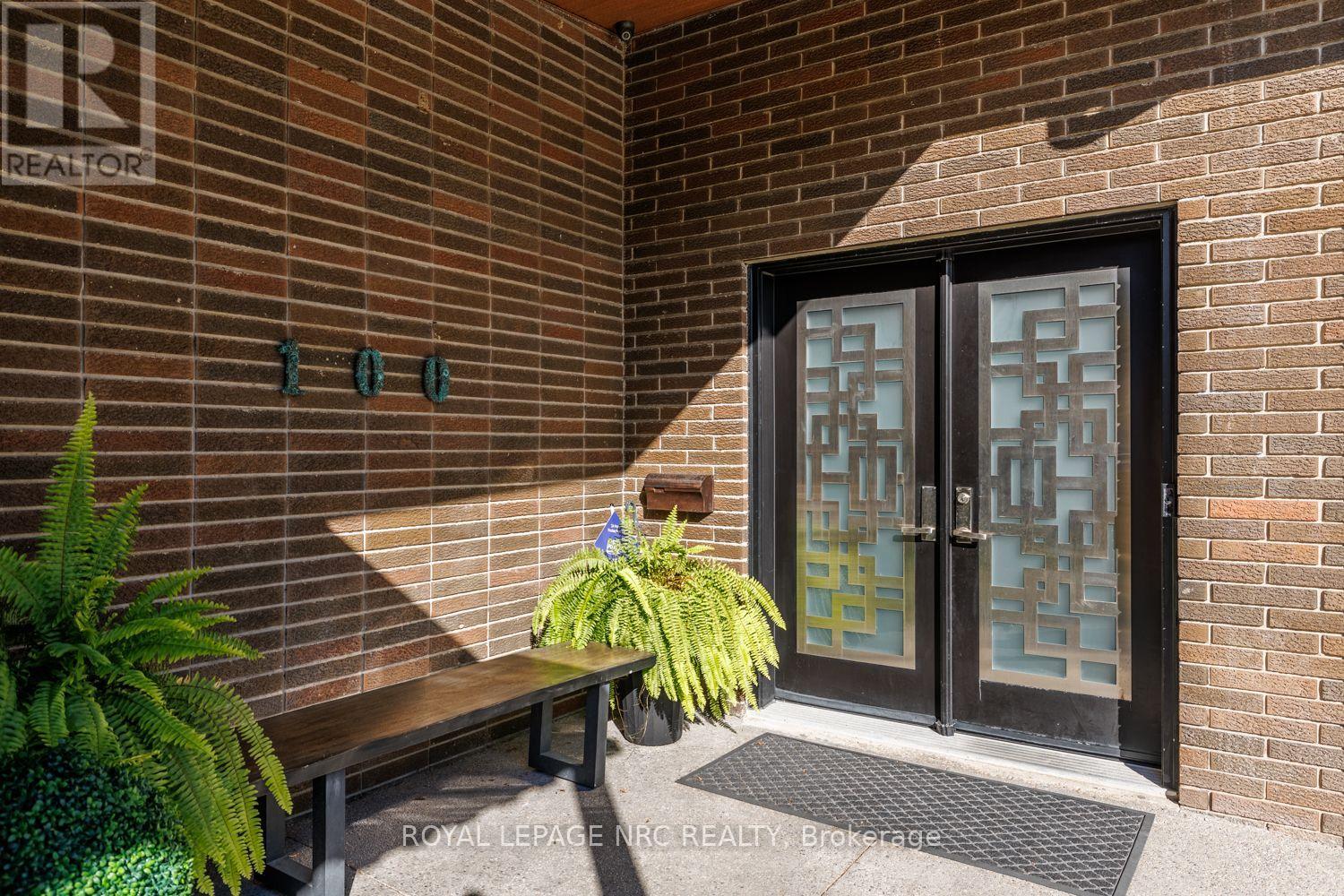 100 Marsdale Drive Property Photo 4