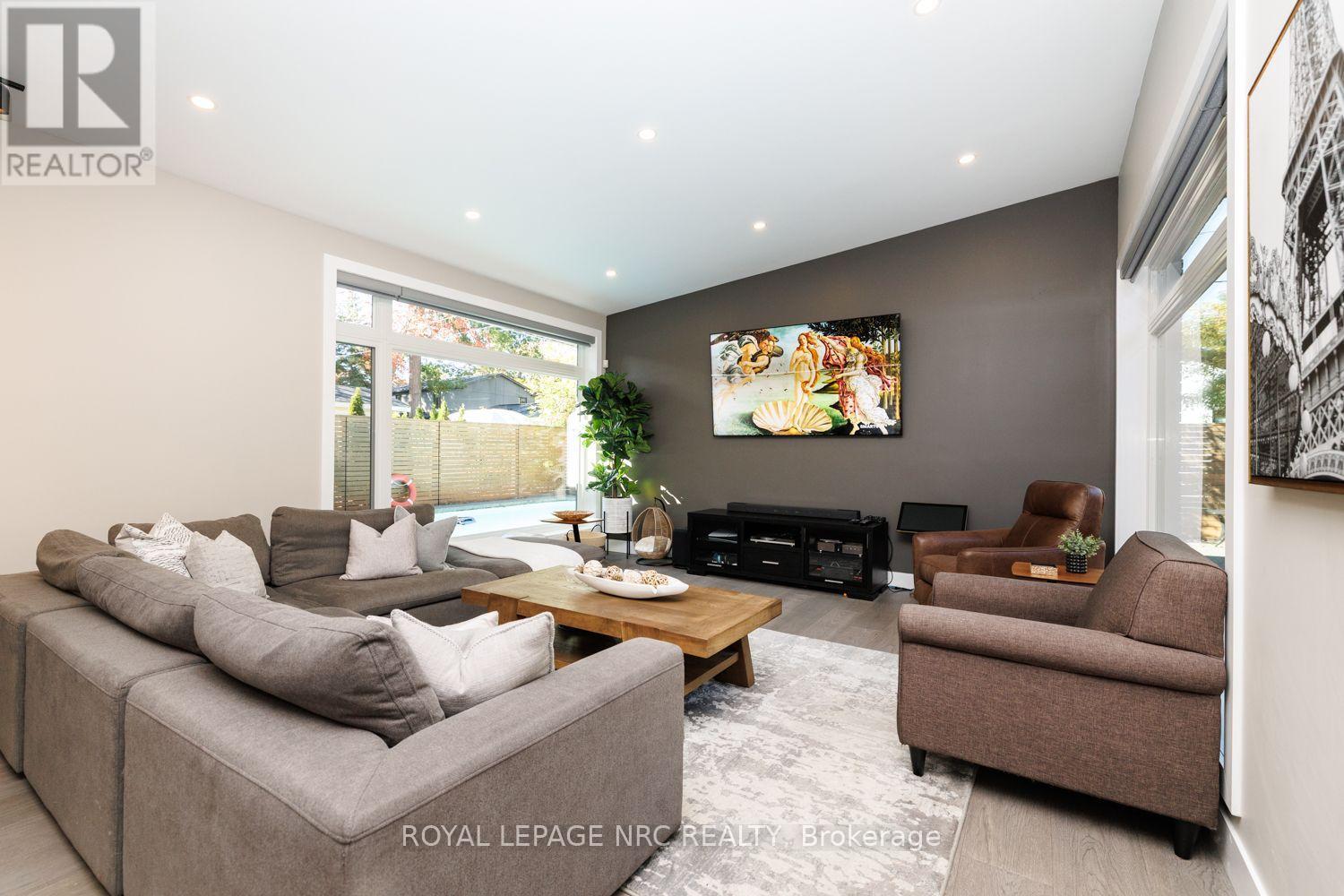 100 Marsdale Drive Property Photo 14