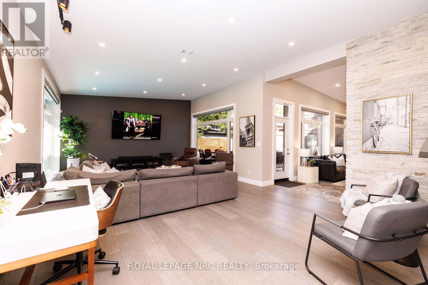 100 Marsdale Drive Property Photo 15