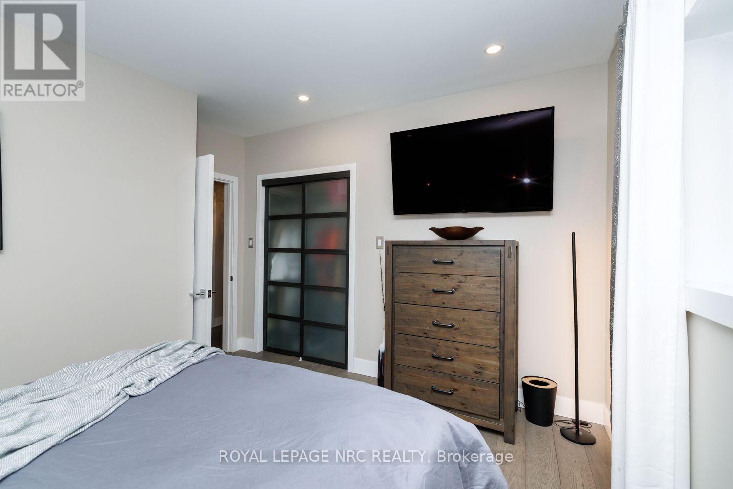 100 Marsdale Drive Property Photo 33