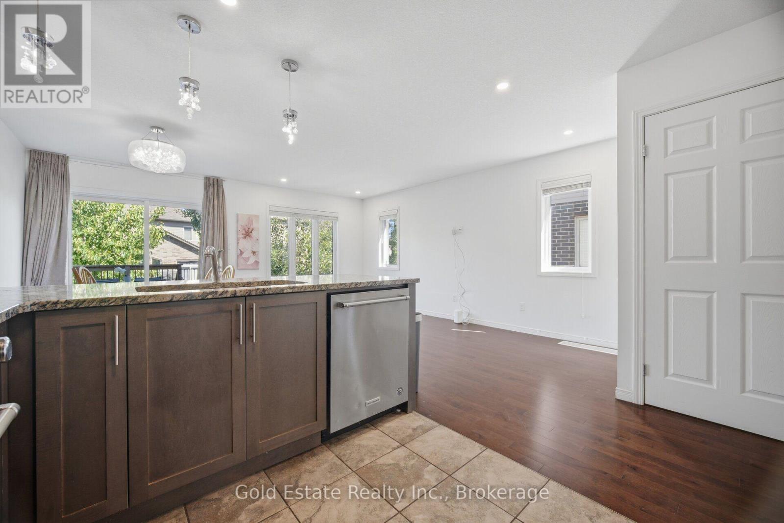 85 - 135 Hardcastle Drive Property Photo 14
