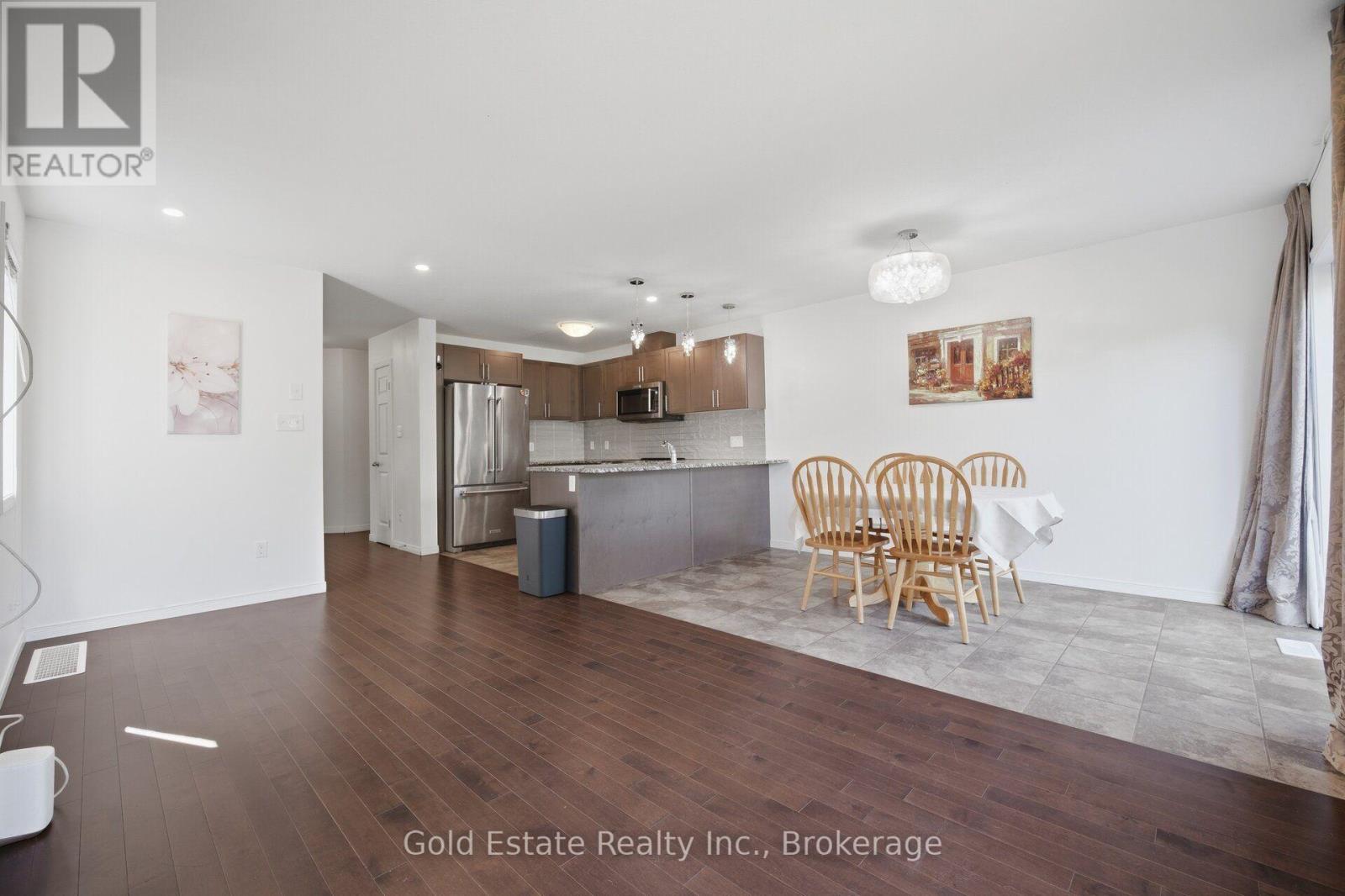 85 - 135 Hardcastle Drive Property Photo 15