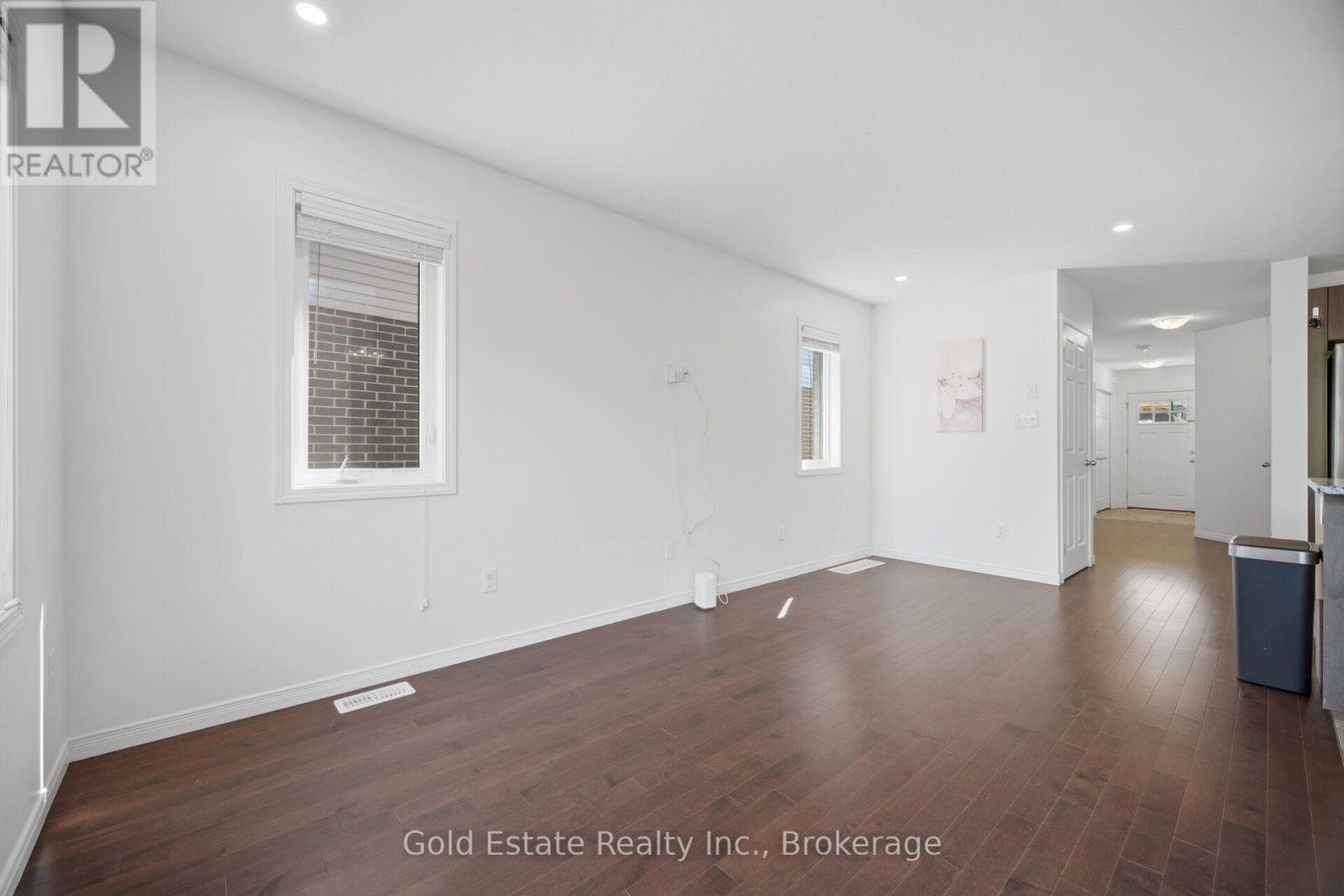 85 - 135 Hardcastle Drive Property Photo 16