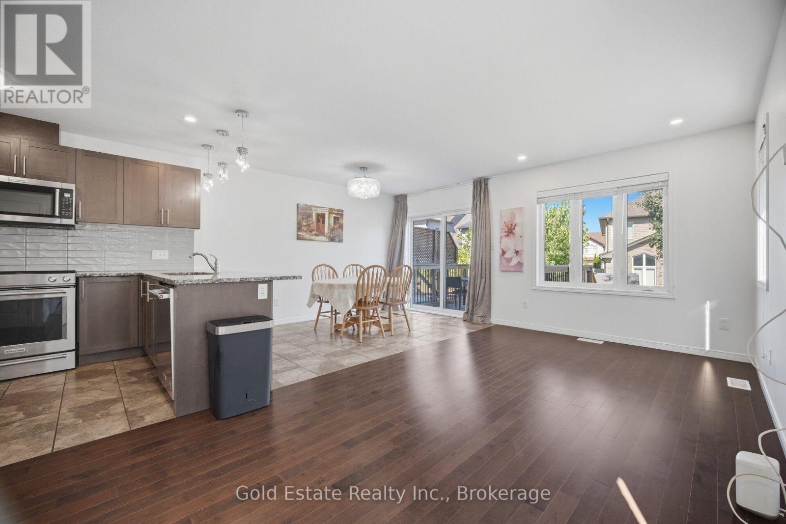 85 - 135 Hardcastle Drive Property Photo 19