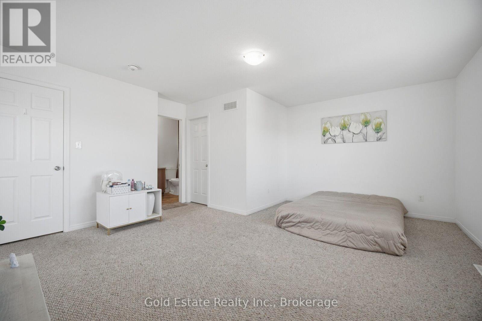 85 - 135 Hardcastle Drive Property Photo 27