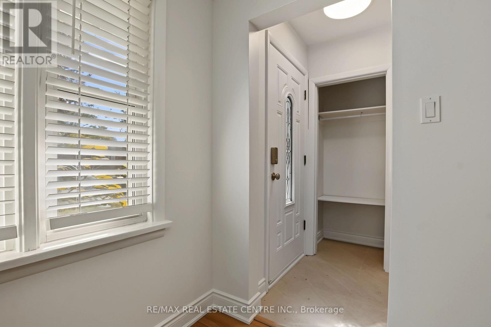 143 Elgin Crescent Property Photo 28