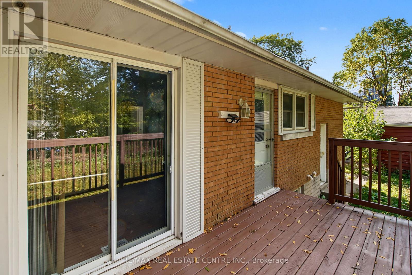 143 Elgin Crescent Property Photo 32