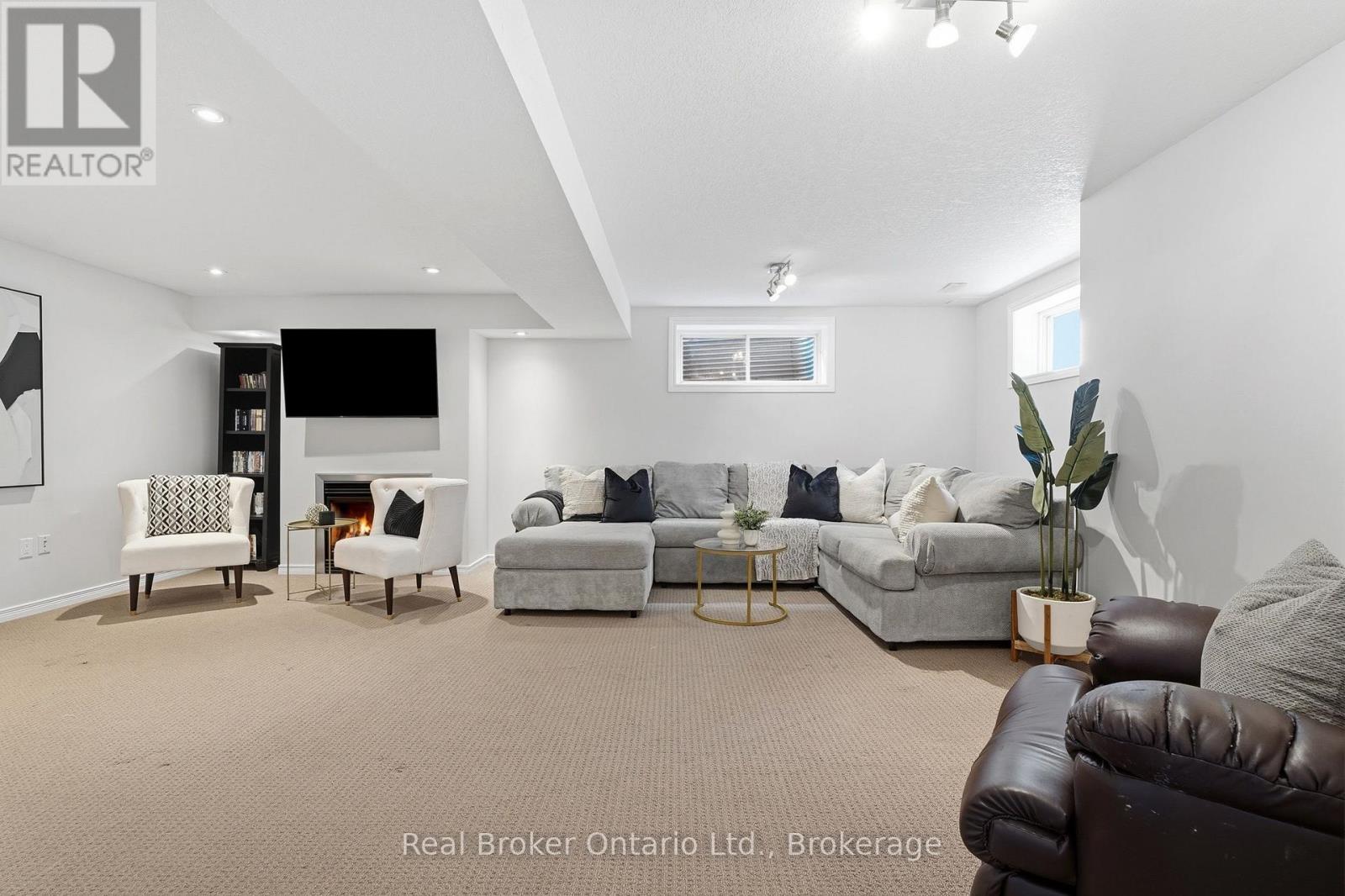 225 Summerfield Drive Property Photo 35