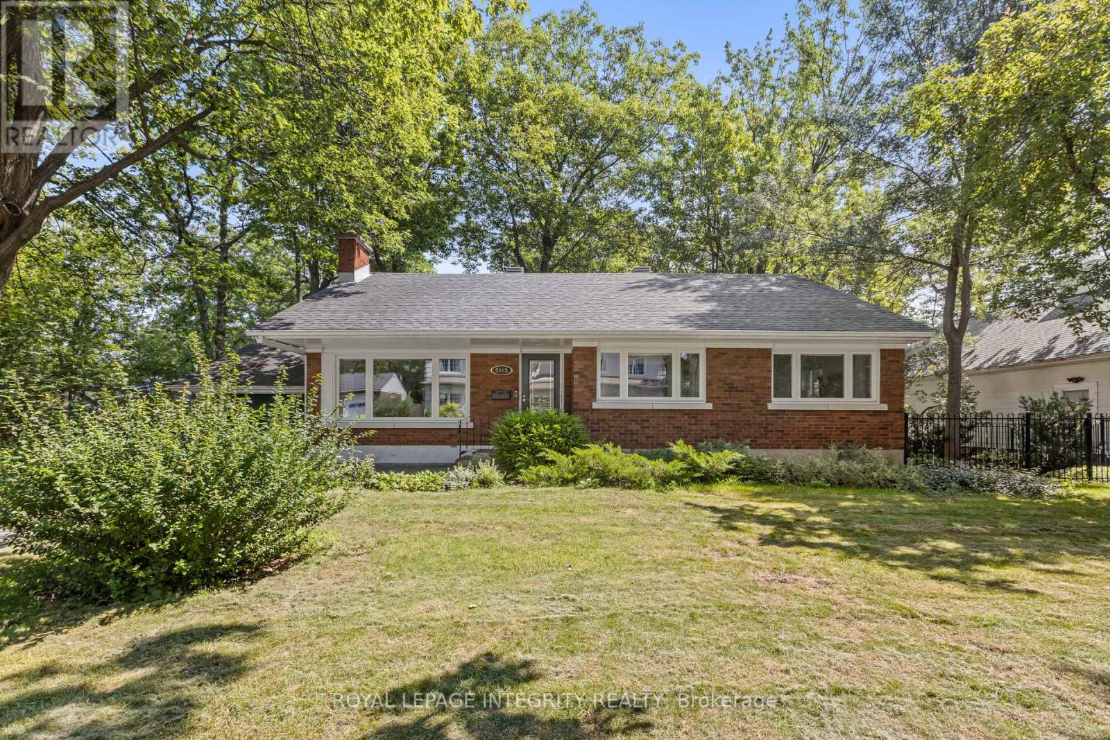 2183 Woodcrest Road Property Photo 3