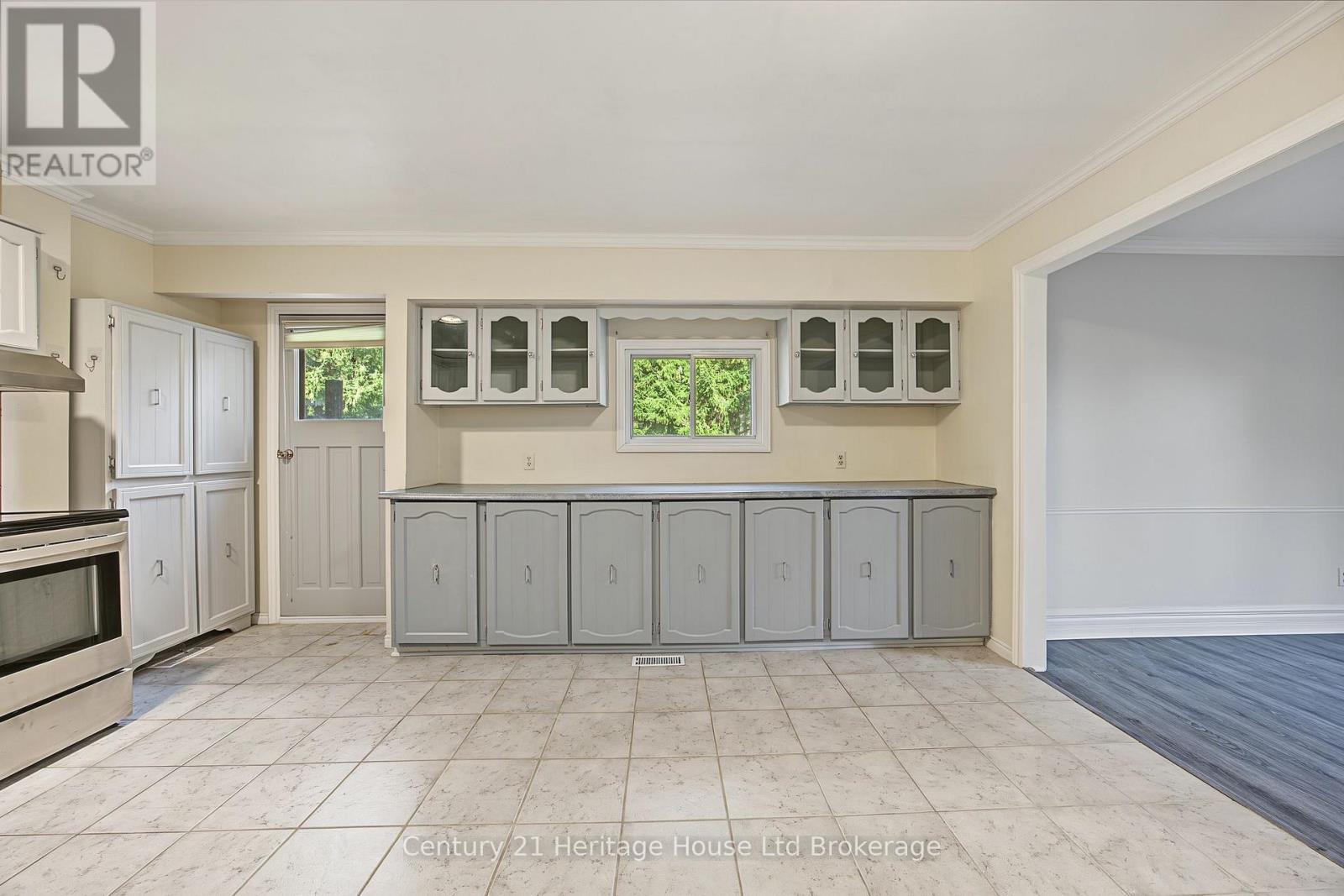 17846 Evelyn Drive Property Photo 10