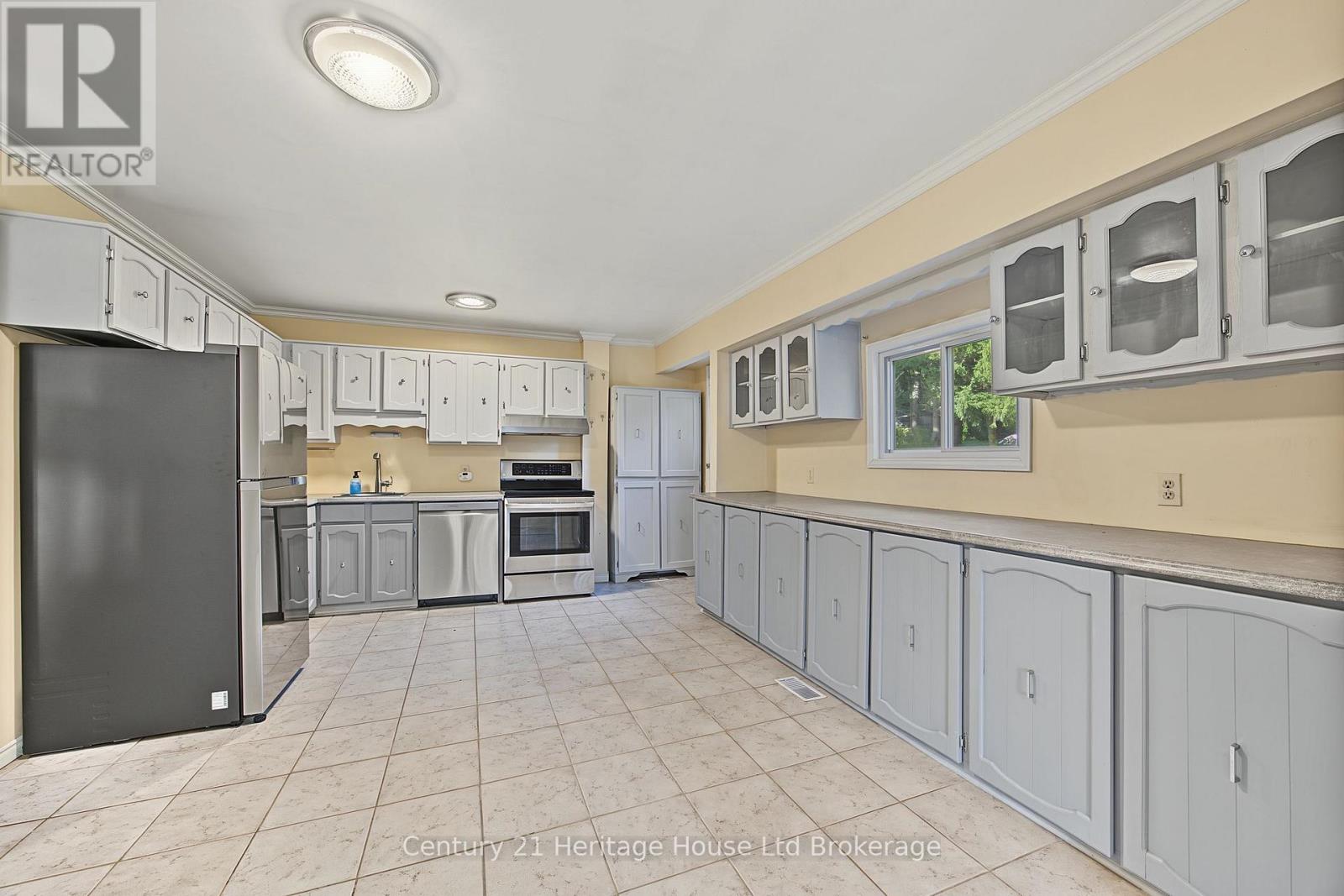 17846 Evelyn Drive Property Photo 11