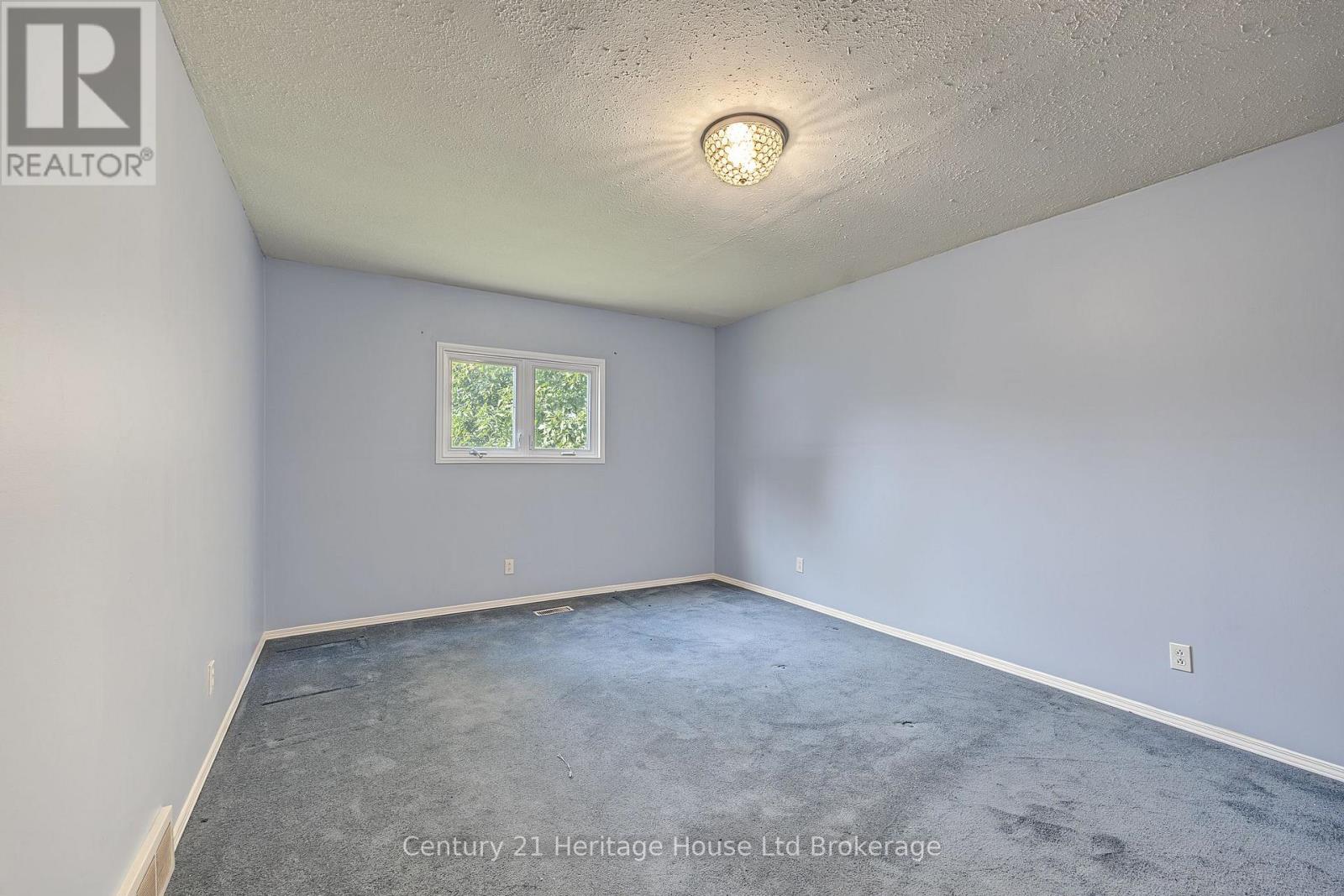 17846 Evelyn Drive Property Photo 13