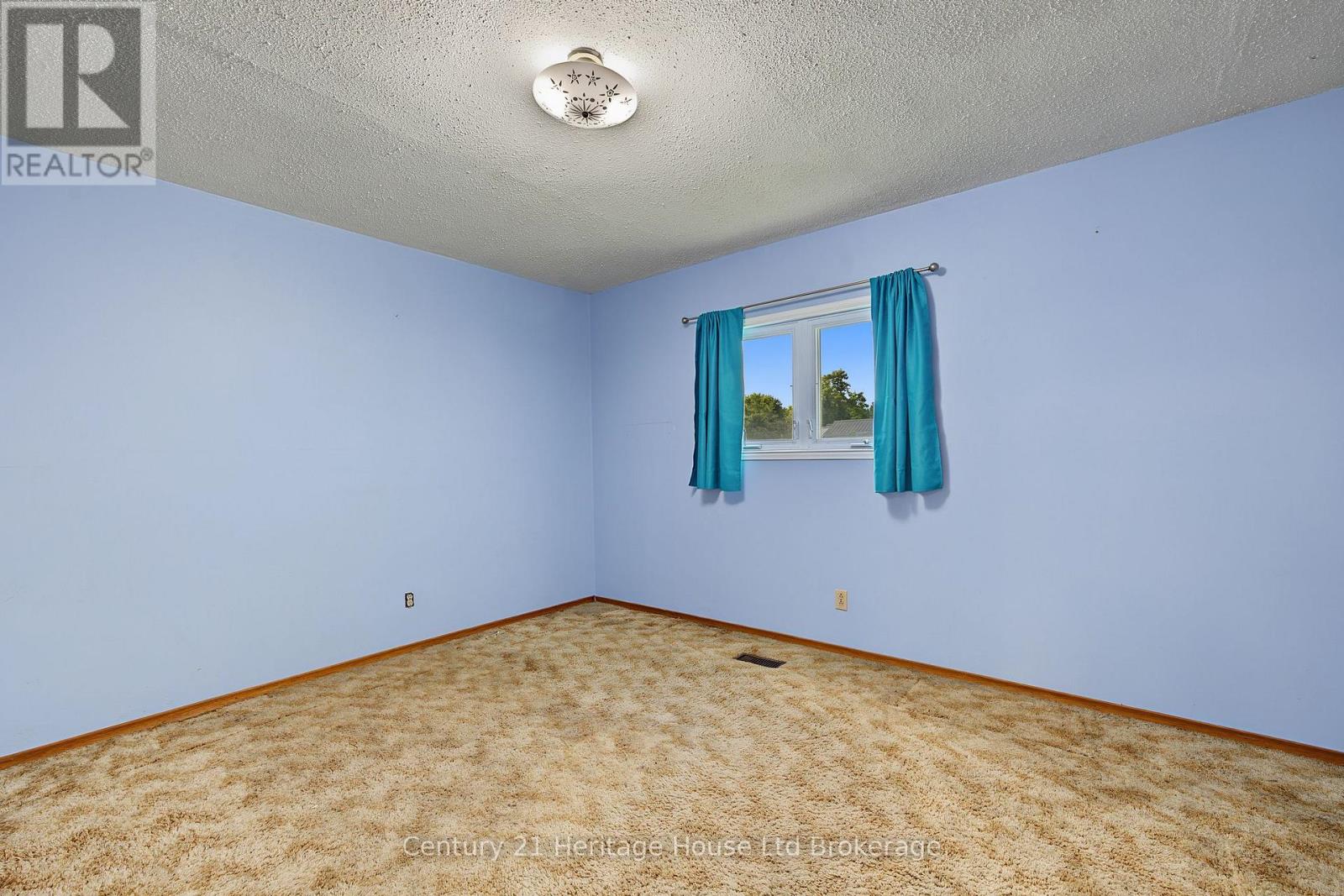 17846 Evelyn Drive Property Photo 14