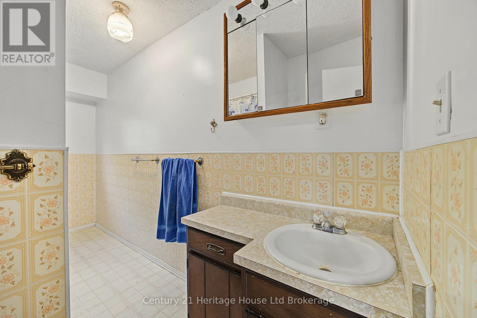 17846 Evelyn Drive Property Photo 16
