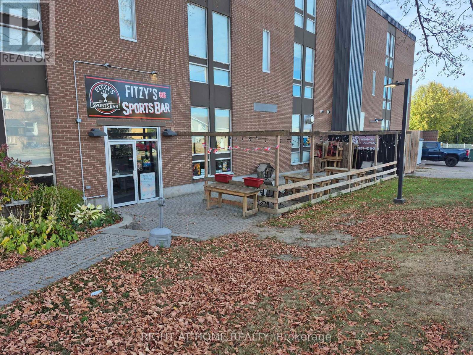 150 Peter Street Property Photo 2