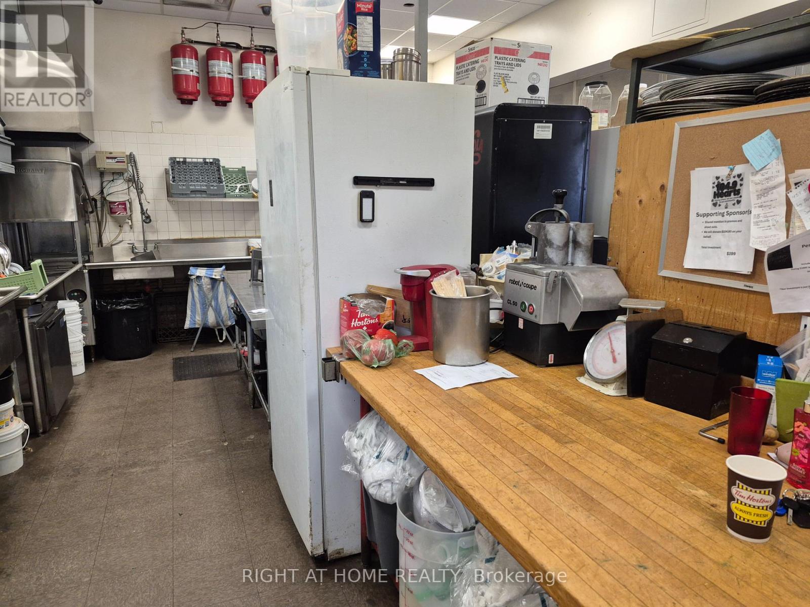 150 Peter Street Property Photo 7