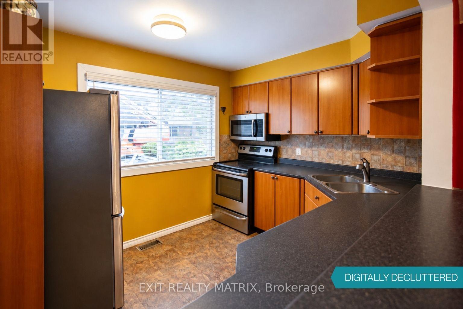 3006 Fairlea Crescent Property Photo 2