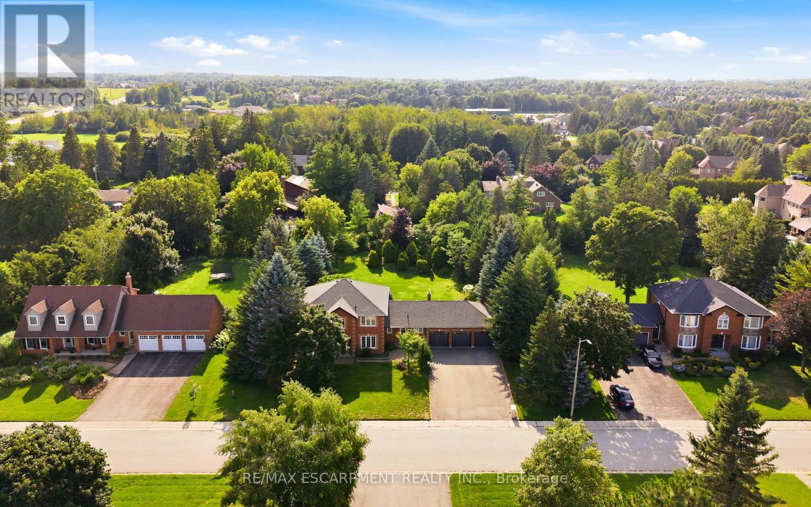 6 Willow Crescent Property Photo 3