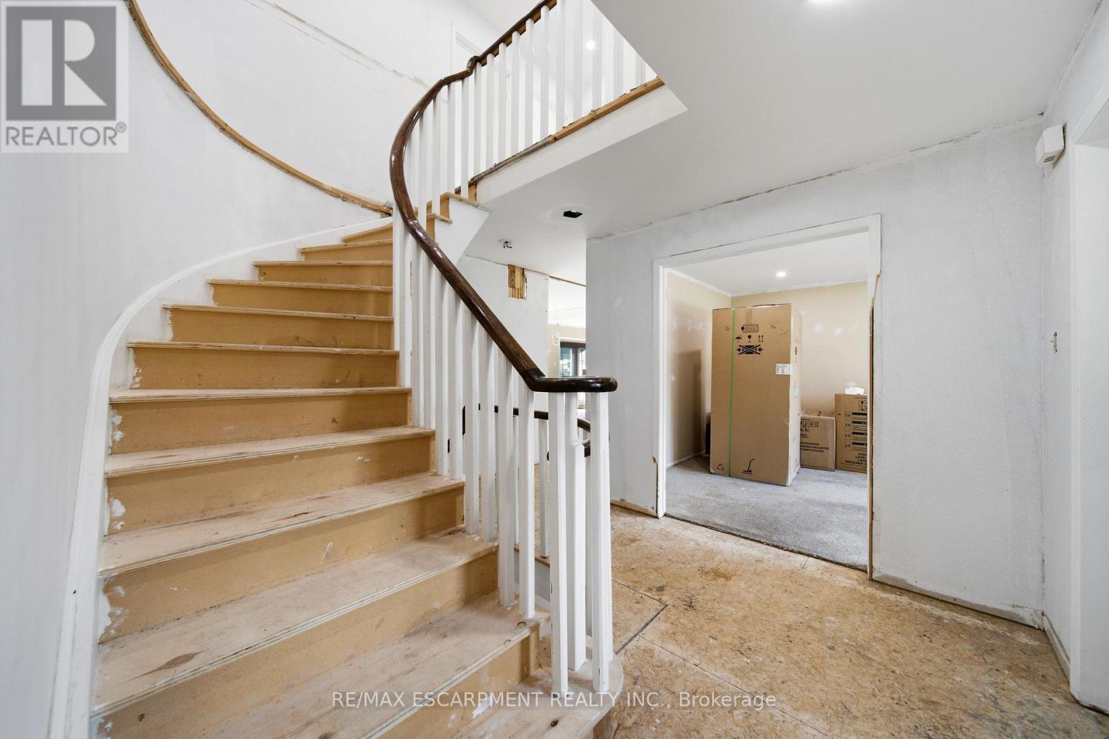 6 Willow Crescent Property Photo 14